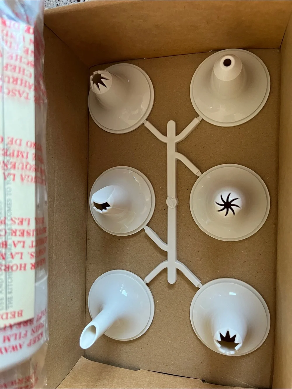 Pampered Chef Easy Accent Cake Decorator Set